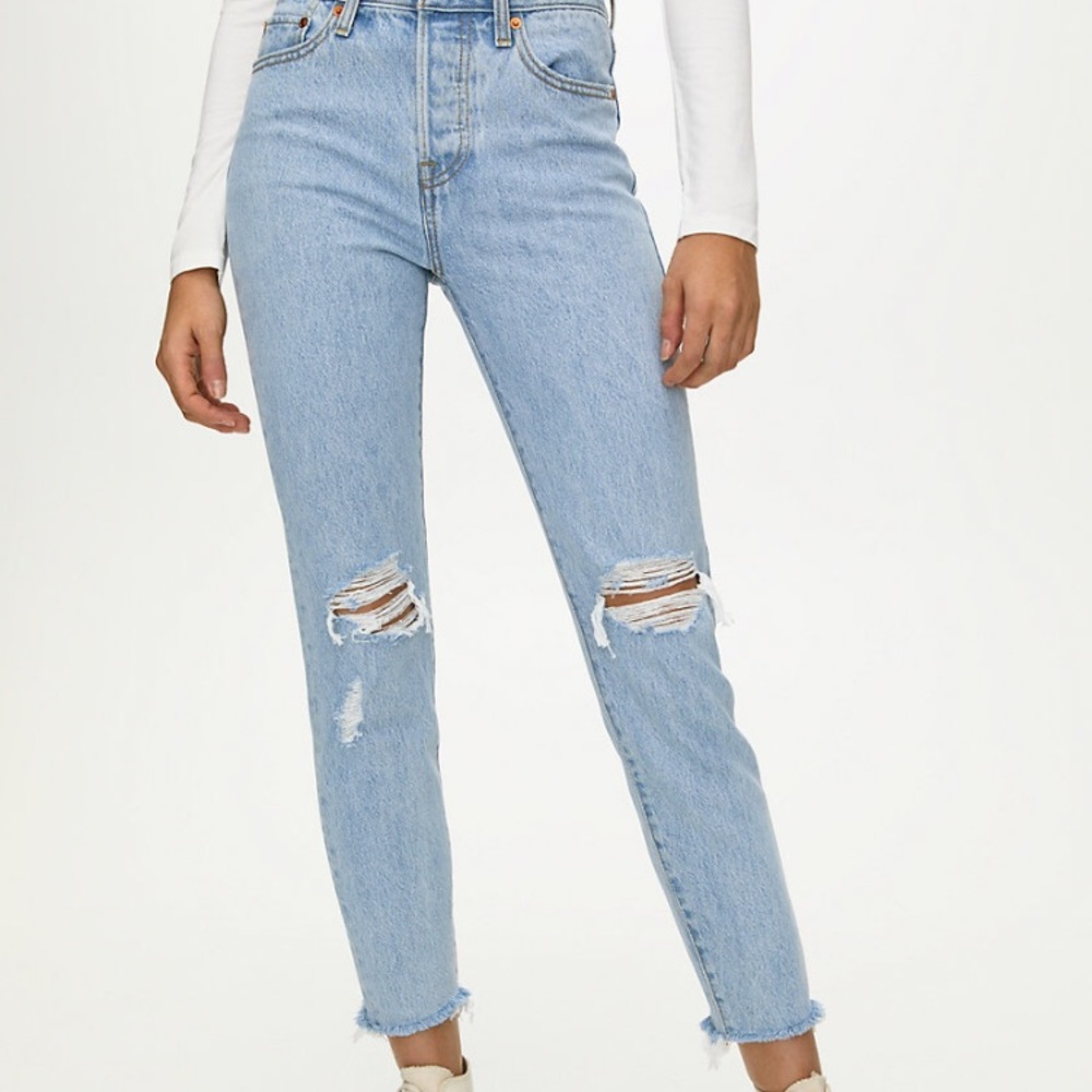 Levi’s wedgie light wash denim jeans - Picture 2 of 12